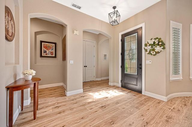 2811 Southcreek Dr, Lincoln, CA 95648