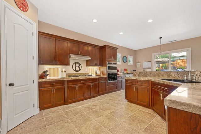 2811 Southcreek Dr, Lincoln, CA 95648