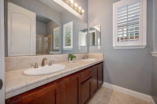 2811 Southcreek Dr, Lincoln, CA 95648