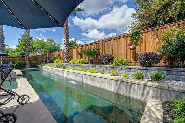 2811 Southcreek Dr, Lincoln, CA 95648