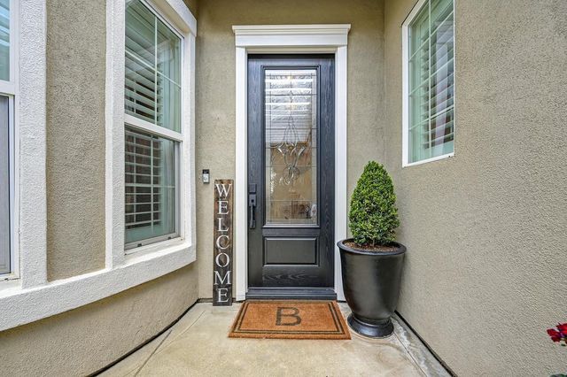 2811 Southcreek Dr, Lincoln, CA 95648
