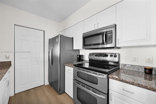 90 Alton Rd 1908, Miami Beach, FL 33139