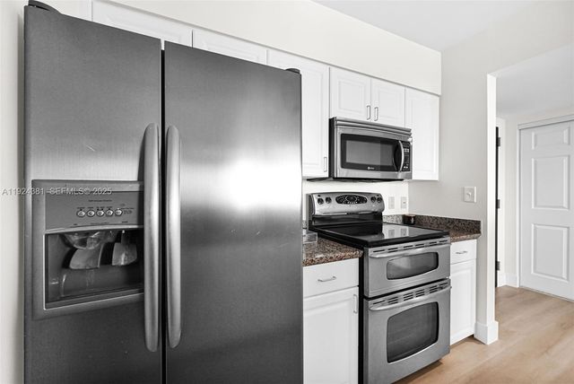 90 Alton Rd 1908, Miami Beach, FL 33139