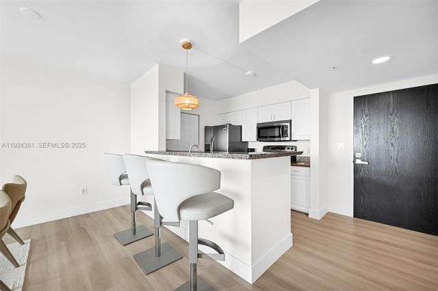 90 Alton Rd 1908, Miami Beach, FL 33139