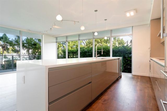 1201 20th St 205, Miami Beach, FL 33139