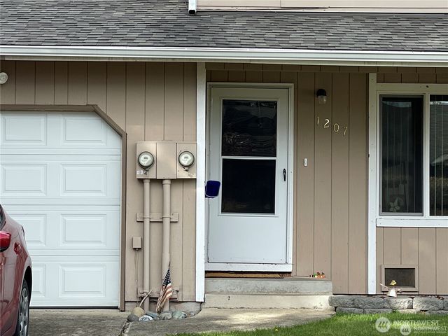 1205 130th Street S, Tacoma, WA 98444