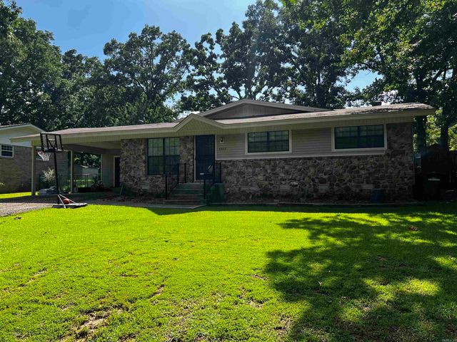 8903 Holiday Drive, Sherwood, AR 72120