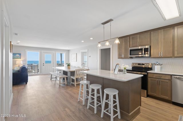 1031 Ocean Boulevard W, Holden Beach, NC 28462