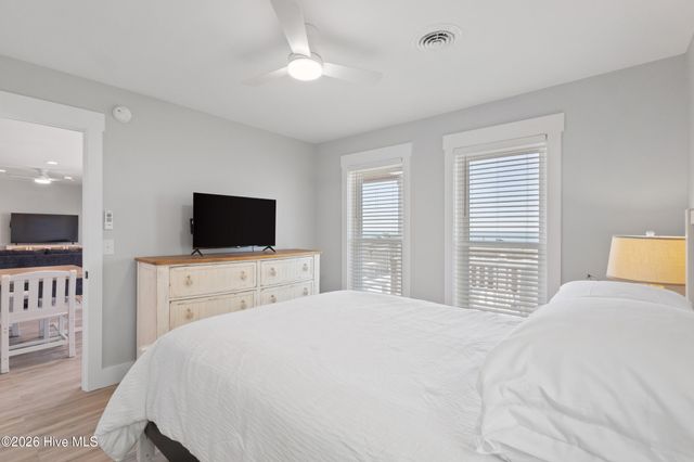 1031 Ocean Boulevard W, Holden Beach, NC 28462