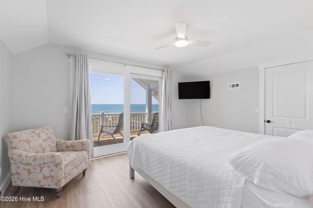 1031 Ocean Boulevard W, Holden Beach, NC 28462