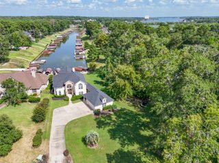 18911 Mystic Point, Montgomery, TX 77356