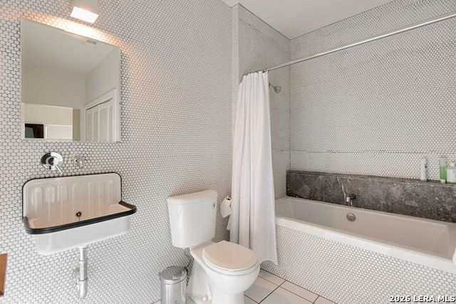 110 Biering, San Antonio, TX 78210