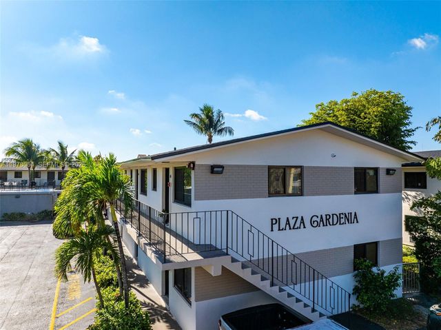 1310 W 29th St 37, Hialeah, FL 33012