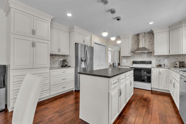 46776 Mornington Road, Canton, MI 48188