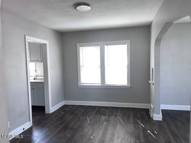 2555 Oak Grove Place, Toledo, OH 43613