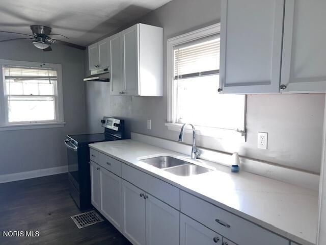 2555 Oak Grove Place, Toledo, OH 43613