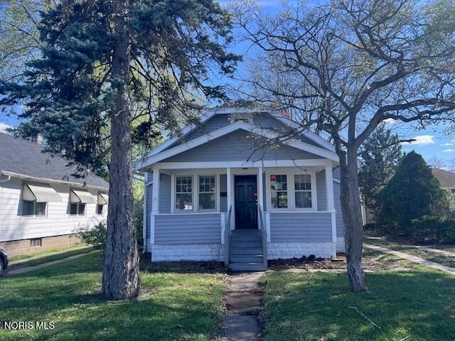 2555 Oak Grove Place, Toledo, OH 43613