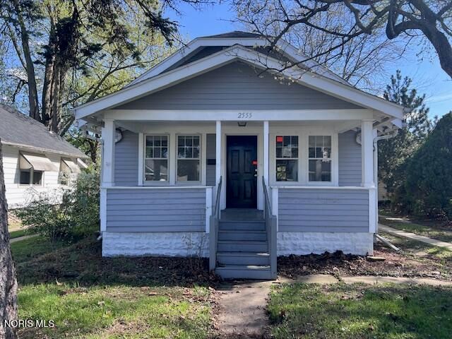 2555 Oak Grove Place, Toledo, OH 43613