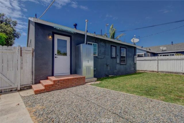 2235 S Parton Street, Santa Ana, CA 92707