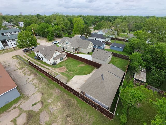 2210 Eugene Street, Dallas, TX 75215