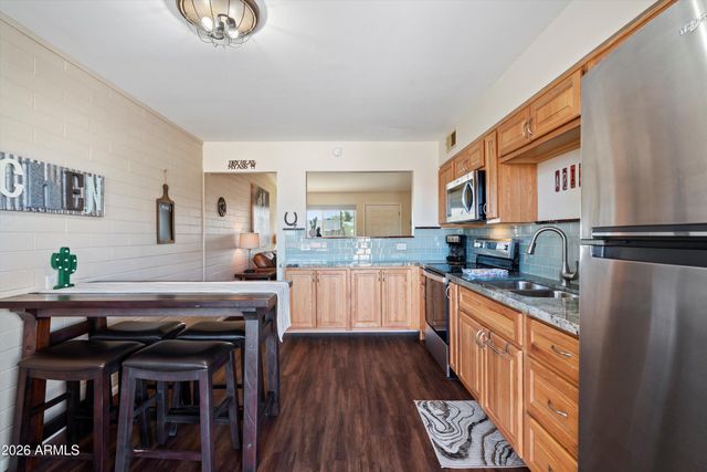 1908 W BERRIDGE Lane 11, Phoenix, AZ 85015