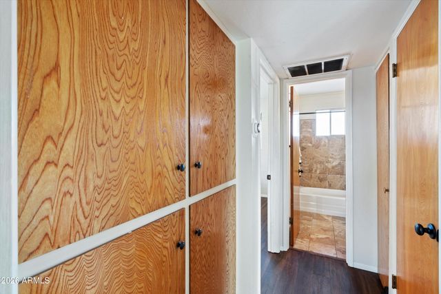 1908 W BERRIDGE Lane 11, Phoenix, AZ 85015