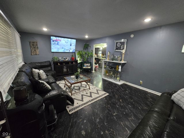 6250 Maple Lawn Road, Indianapolis, IN 46241