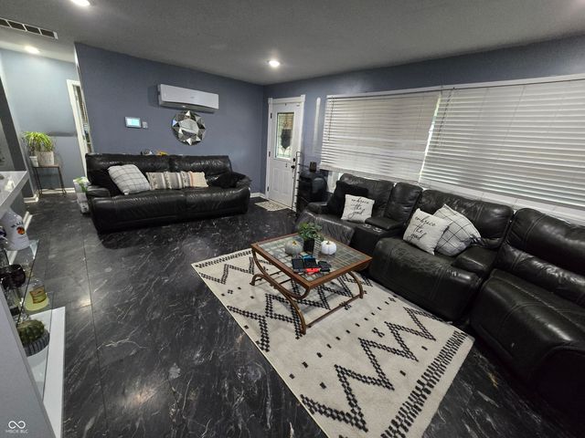 6250 Maple Lawn Road, Indianapolis, IN 46241