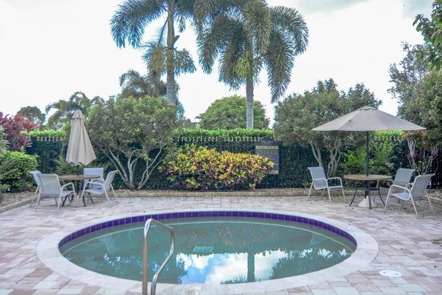 4676 Manderly Drive, Wellington, FL 33449