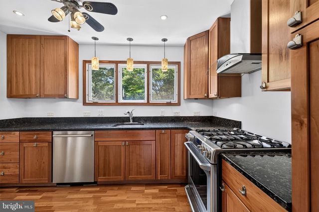 13 GUY CT, Rockville, MD 20850