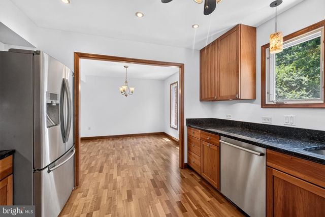 13 GUY CT, Rockville, MD 20850