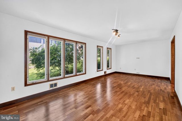 13 GUY CT, Rockville, MD 20850