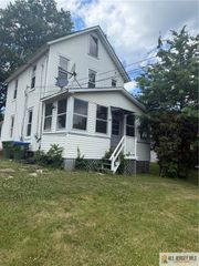 38 Monmouth Avenue, Edison, NJ 08820