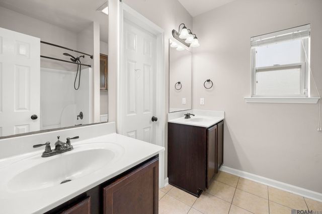 6742 Silver Springs Dr, Greenwell Springs, LA 70739