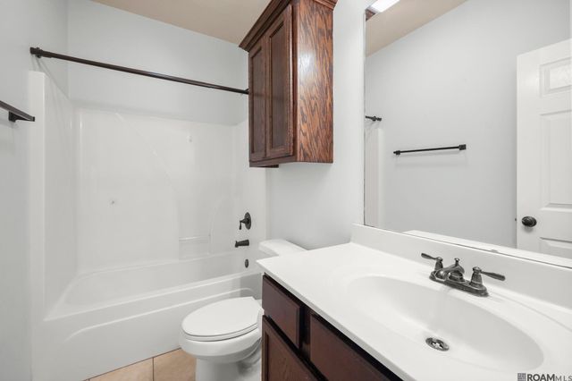 6742 Silver Springs Dr, Greenwell Springs, LA 70739