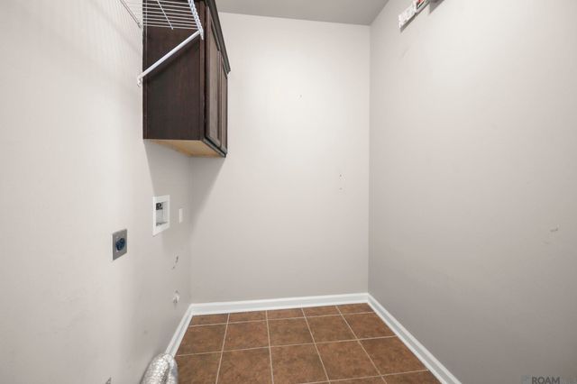 6742 Silver Springs Dr, Greenwell Springs, LA 70739