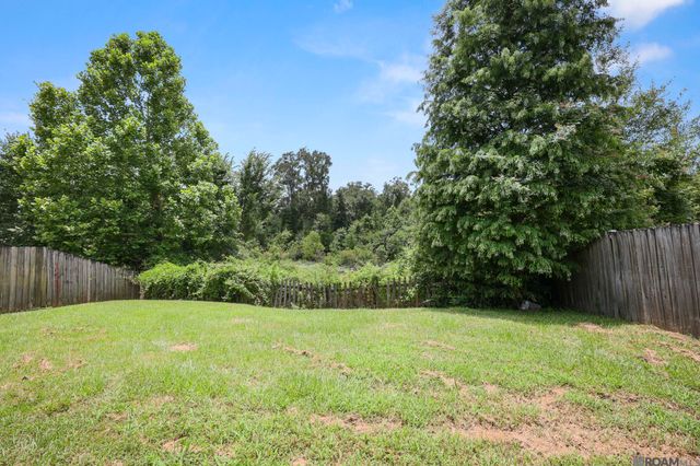 6742 Silver Springs Dr, Greenwell Springs, LA 70739