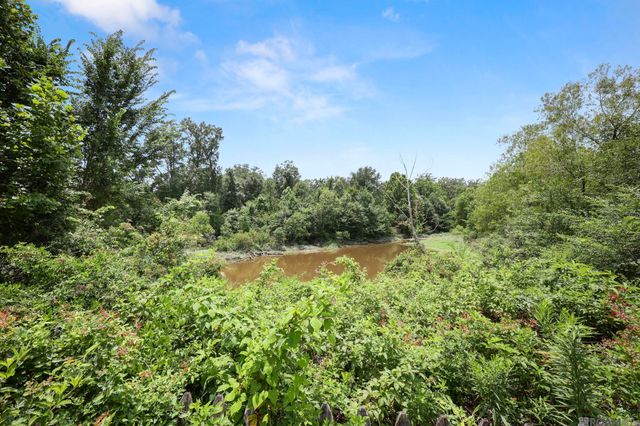 6742 Silver Springs Dr, Greenwell Springs, LA 70739