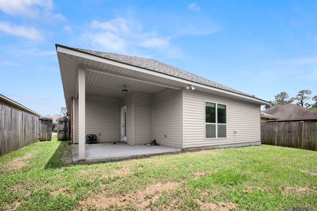 6742 Silver Springs Dr, Greenwell Springs, LA 70739