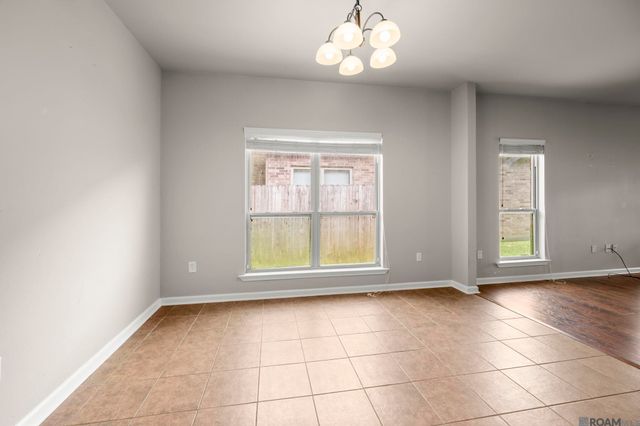 6742 Silver Springs Dr, Greenwell Springs, LA 70739