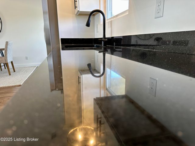 112 Sunny Ln, Sanders, KY 41083