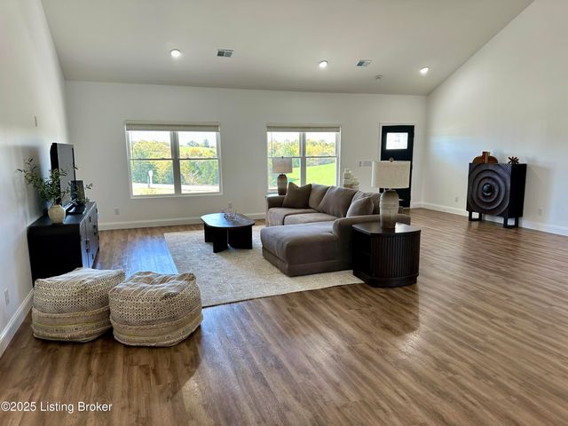 112 Sunny Ln, Sanders, KY 41083