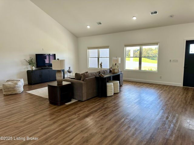 112 Sunny Ln, Sanders, KY 41083