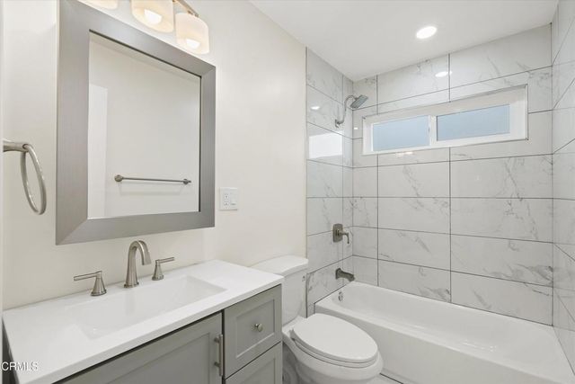 624 Silver Lake Boulevard 3, Los Angeles, CA 90026