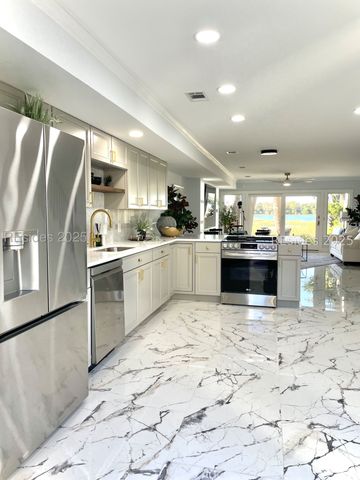 2 William Hilton Pkwy Apt 202, Hilton Head Island, SC 29926