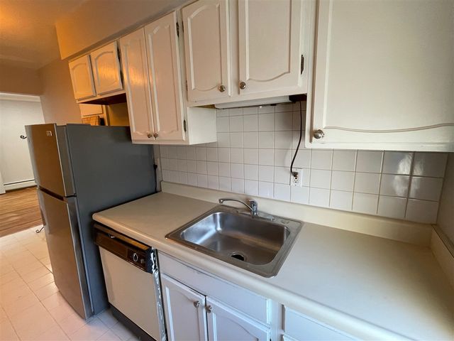 1717 E 14 Mile Road C, Birmingham, MI 48009