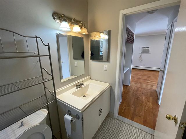 1717 E 14 Mile Road C, Birmingham, MI 48009