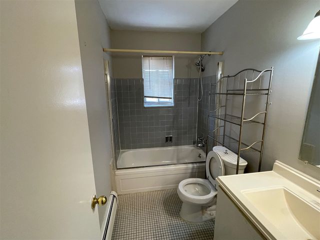 1717 E 14 Mile Road C, Birmingham, MI 48009