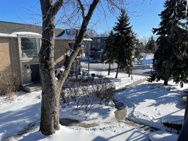 1717 E 14 Mile Road C, Birmingham, MI 48009