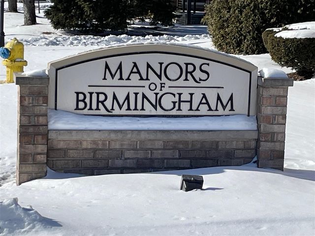 1717 E 14 Mile Road C, Birmingham, MI 48009